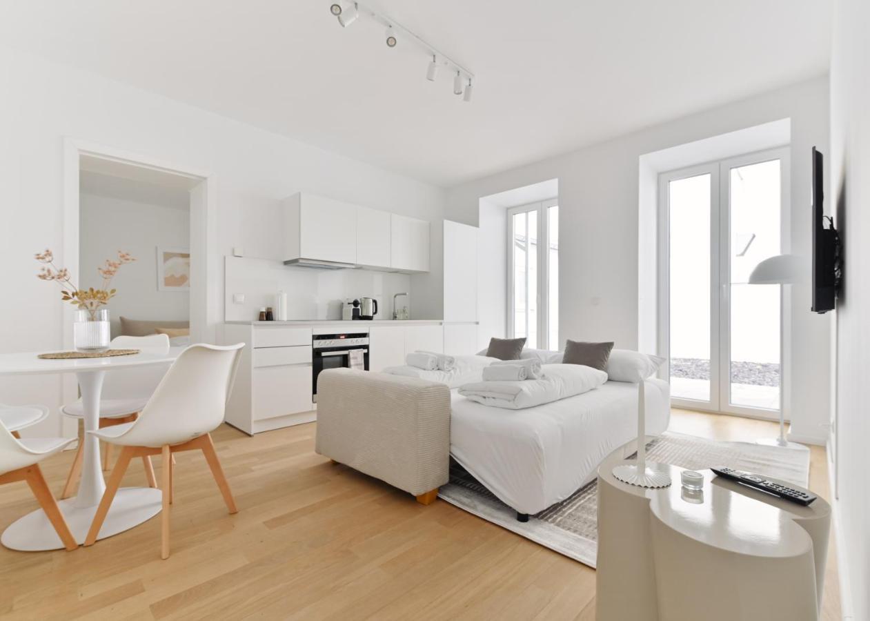 Apartment Stylish & Modern - Private Garden & Free Parking Wien